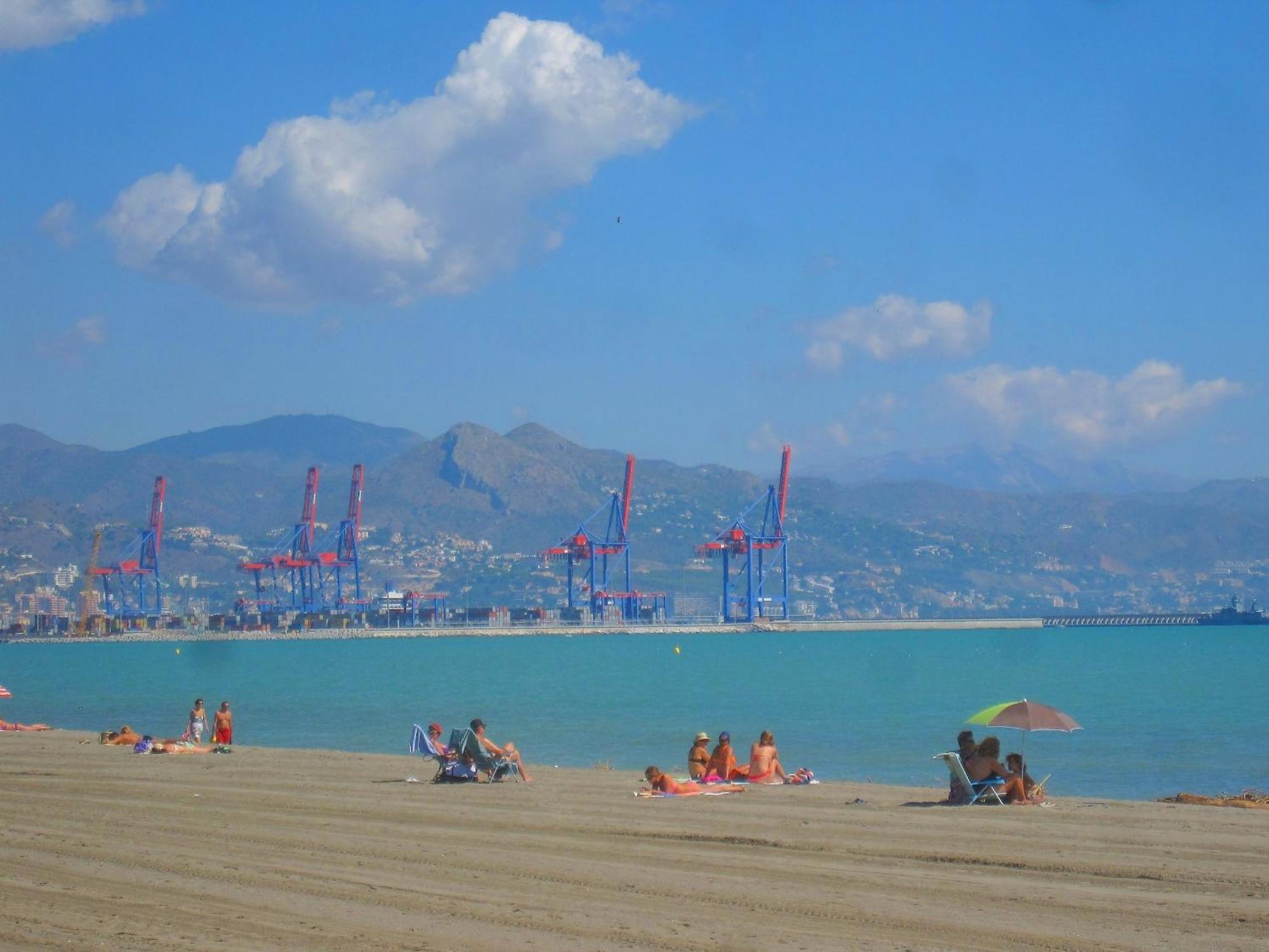 Ave Huelin 3Rooms Alojamiento Con Parking Y Ac Malaga Exterior photo